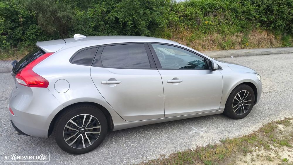 Volvo V40 1.5 T3 Sport Edition Plus Geartronic - 4