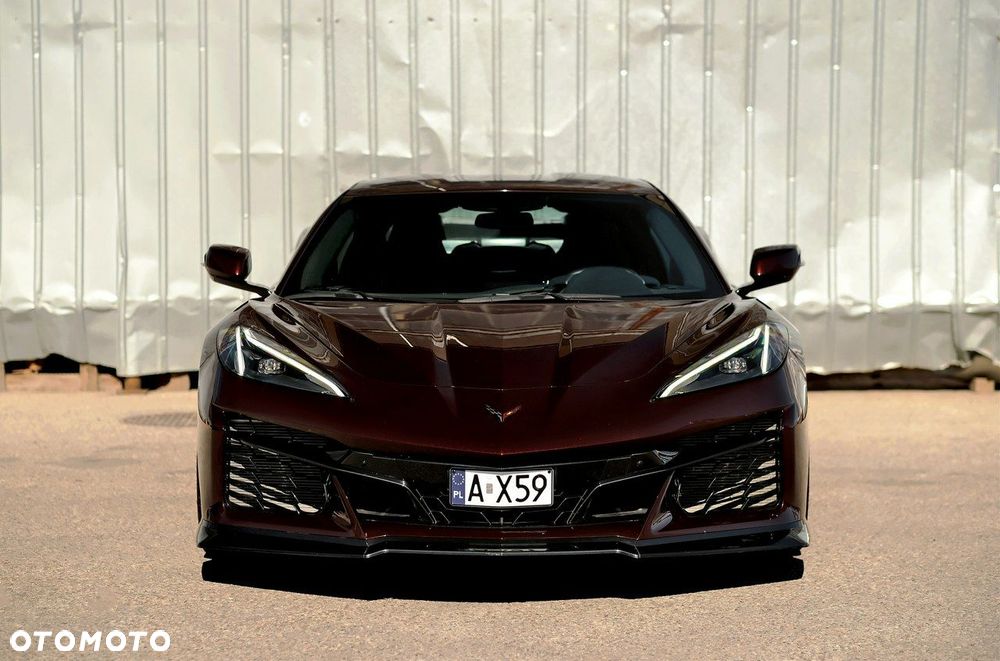 Chevrolet Corvette - 14
