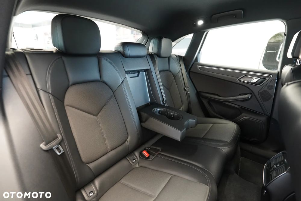 Porsche Macan Standard - 26