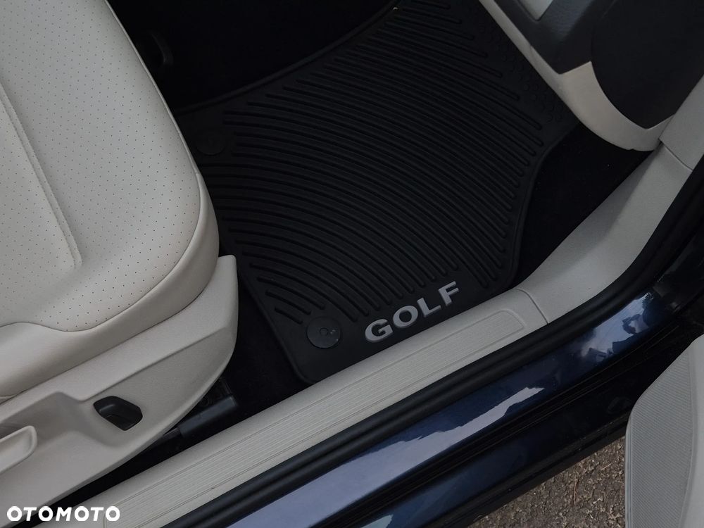 Volkswagen Golf - 26