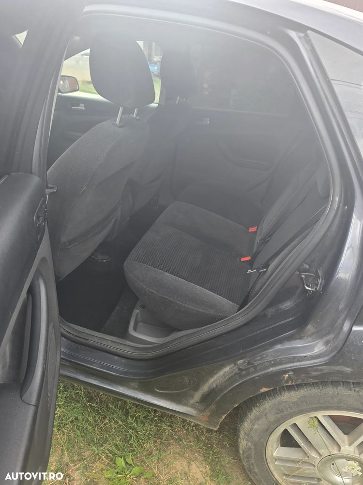 Ford Focus 2.0 16V Fun - 4