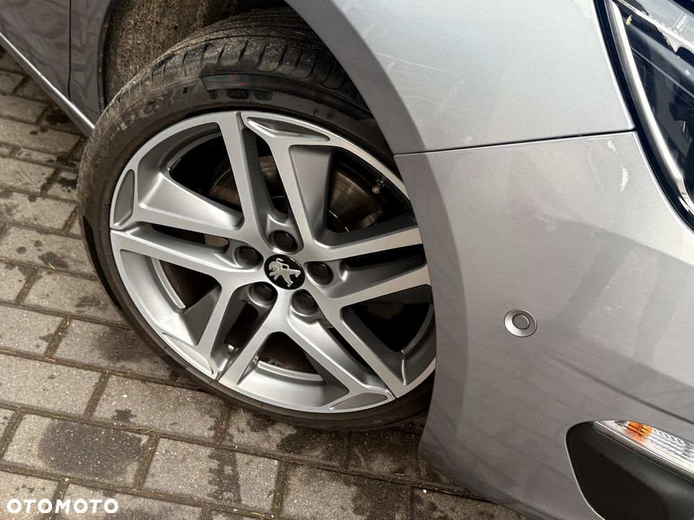 Peugeot 308 BlueHDi FAP 150 Stop&Start Automatik Allure - 23