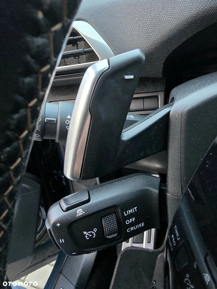 Peugeot 3008 1.6 PureTech Hybrid PHEV GT Pack S&S EAT8 - 31