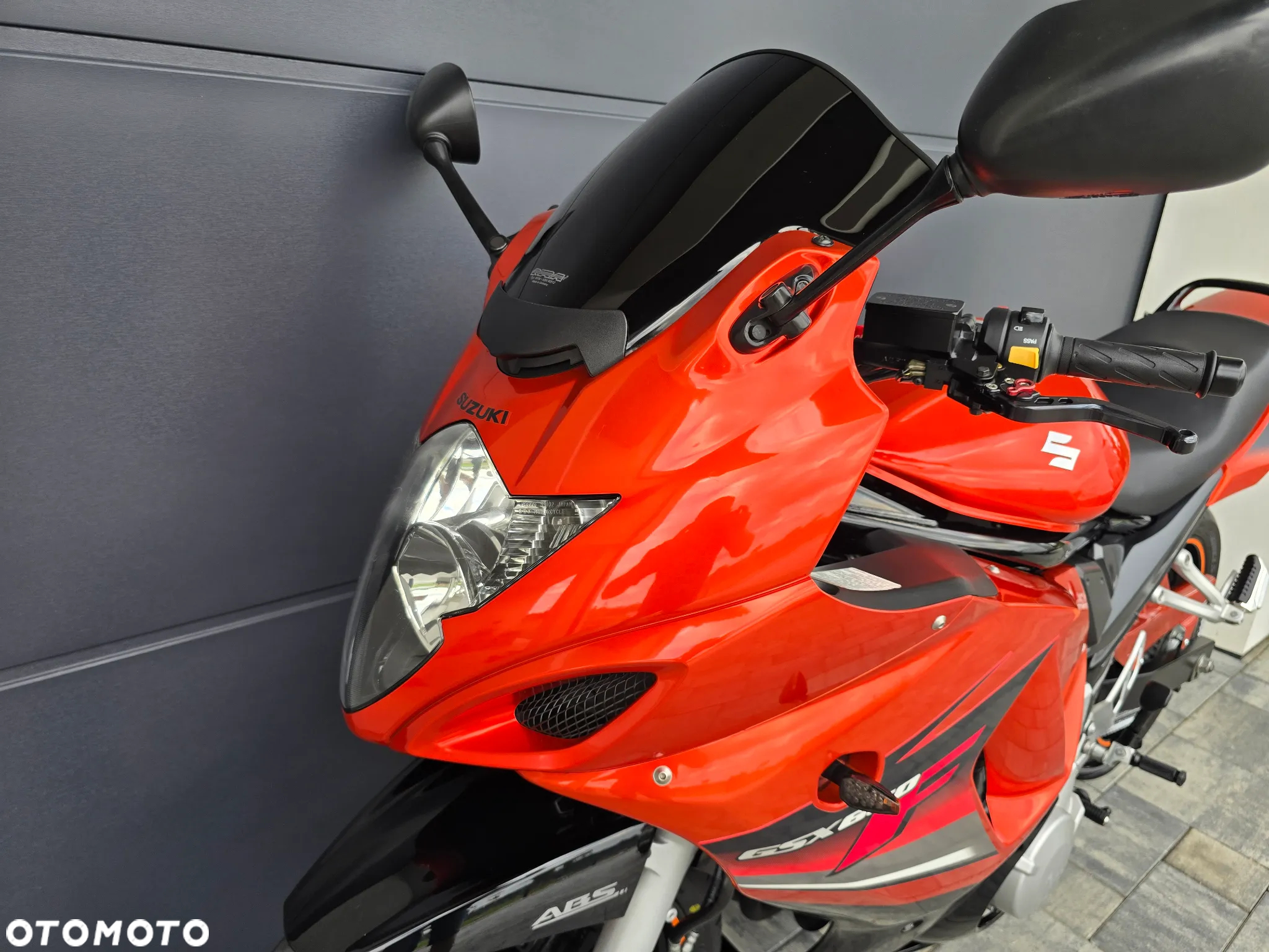 Suzuki GSX - 5