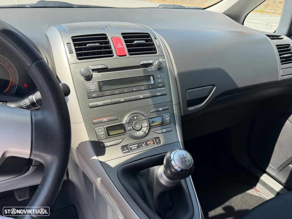 Toyota Auris 1.4 D-4D Luna - 21