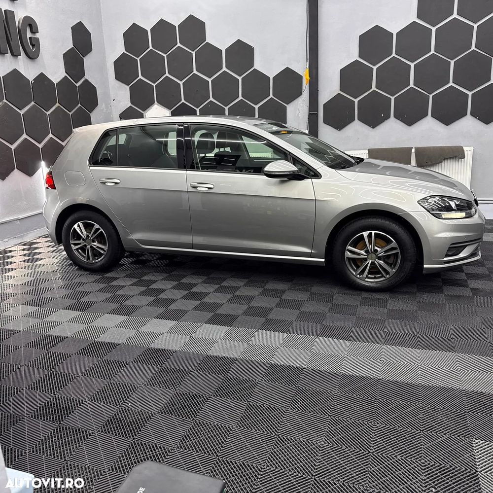 Volkswagen Golf 1.0 TSI Trendline - 4