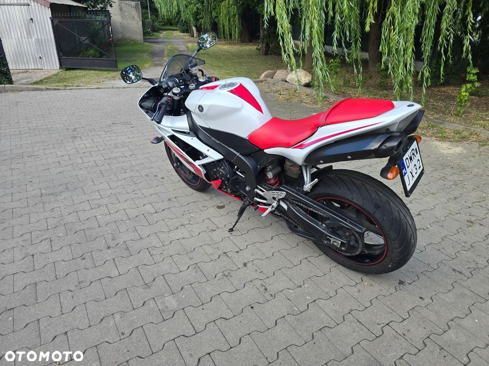 Yamaha R1 - 6