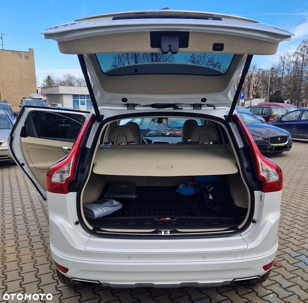 Volvo XC 60 T6 AWD Momentum - 9