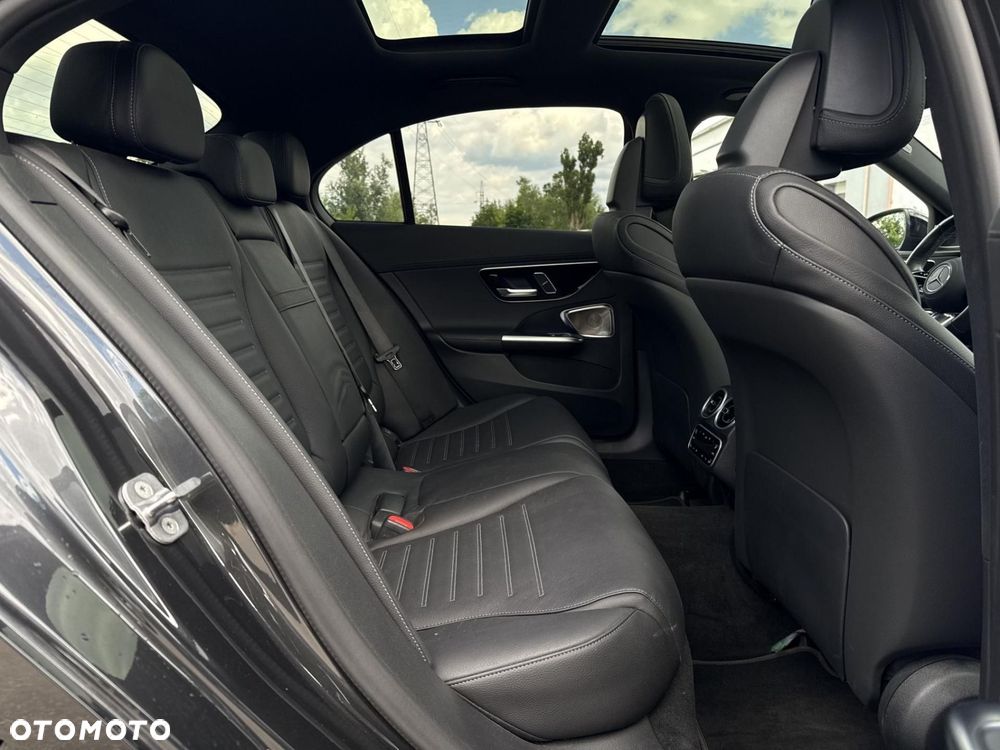 Mercedes-Benz Klasa C 300 mHEV 4-Matic AMG - 18
