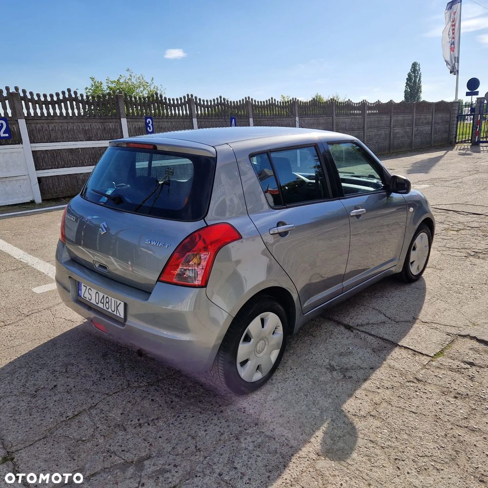 Suzuki Swift 1.3 Club - 5