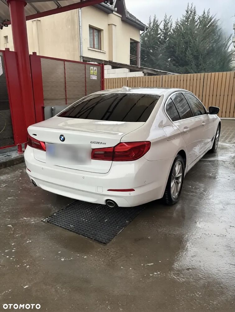 BMW Seria 5 530i Sport Line - 4