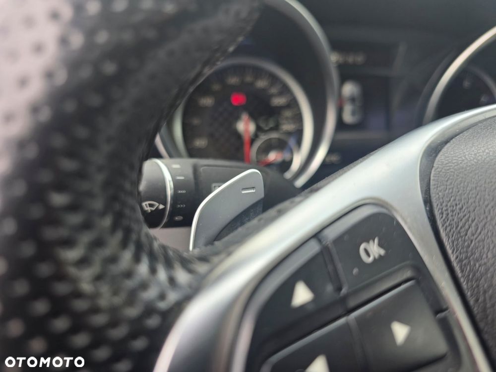 Mercedes-Benz SLC 300 9G-TRONIC Final Edition - 16