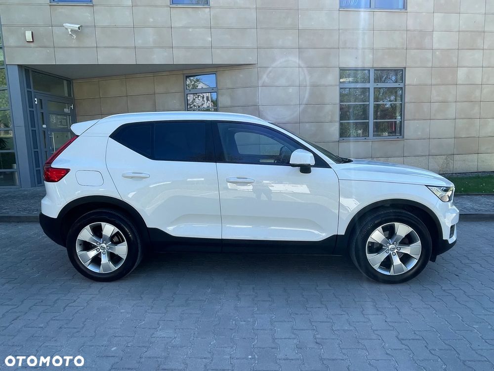Volvo XC 40 T3 Momentum Pro - 4