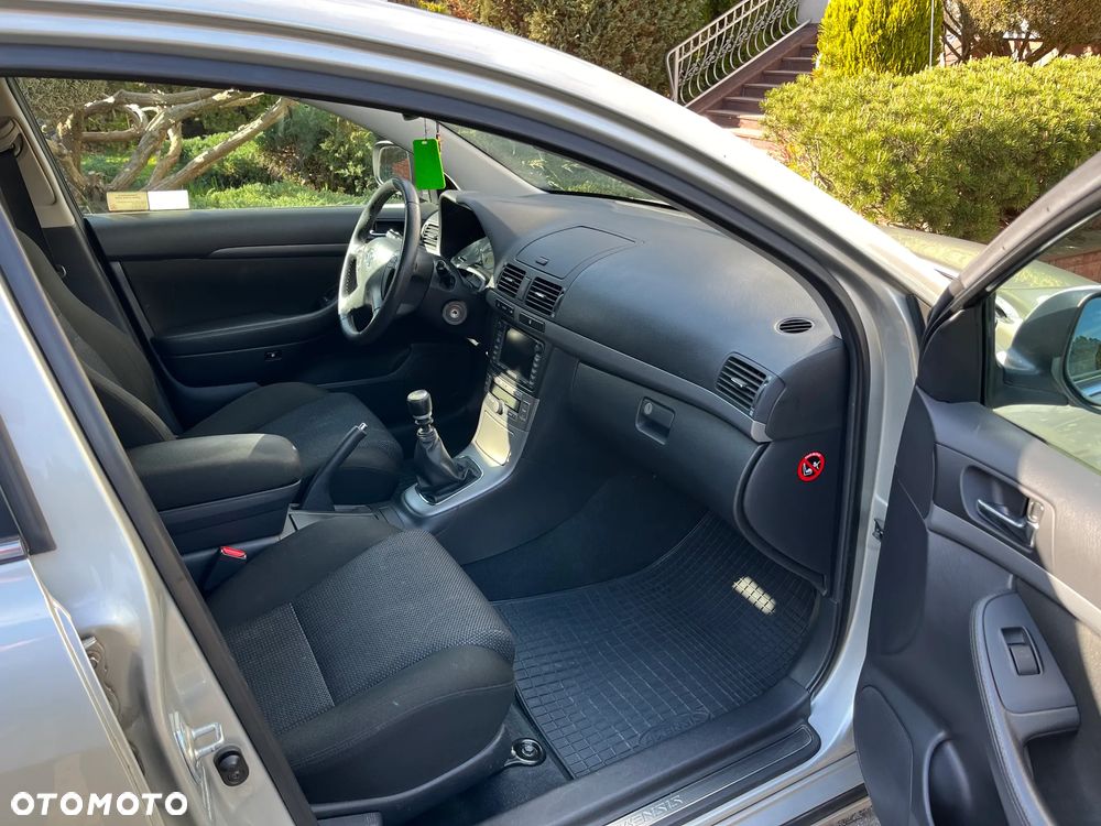 Toyota Avensis 2.0 D-4D Sol - 11