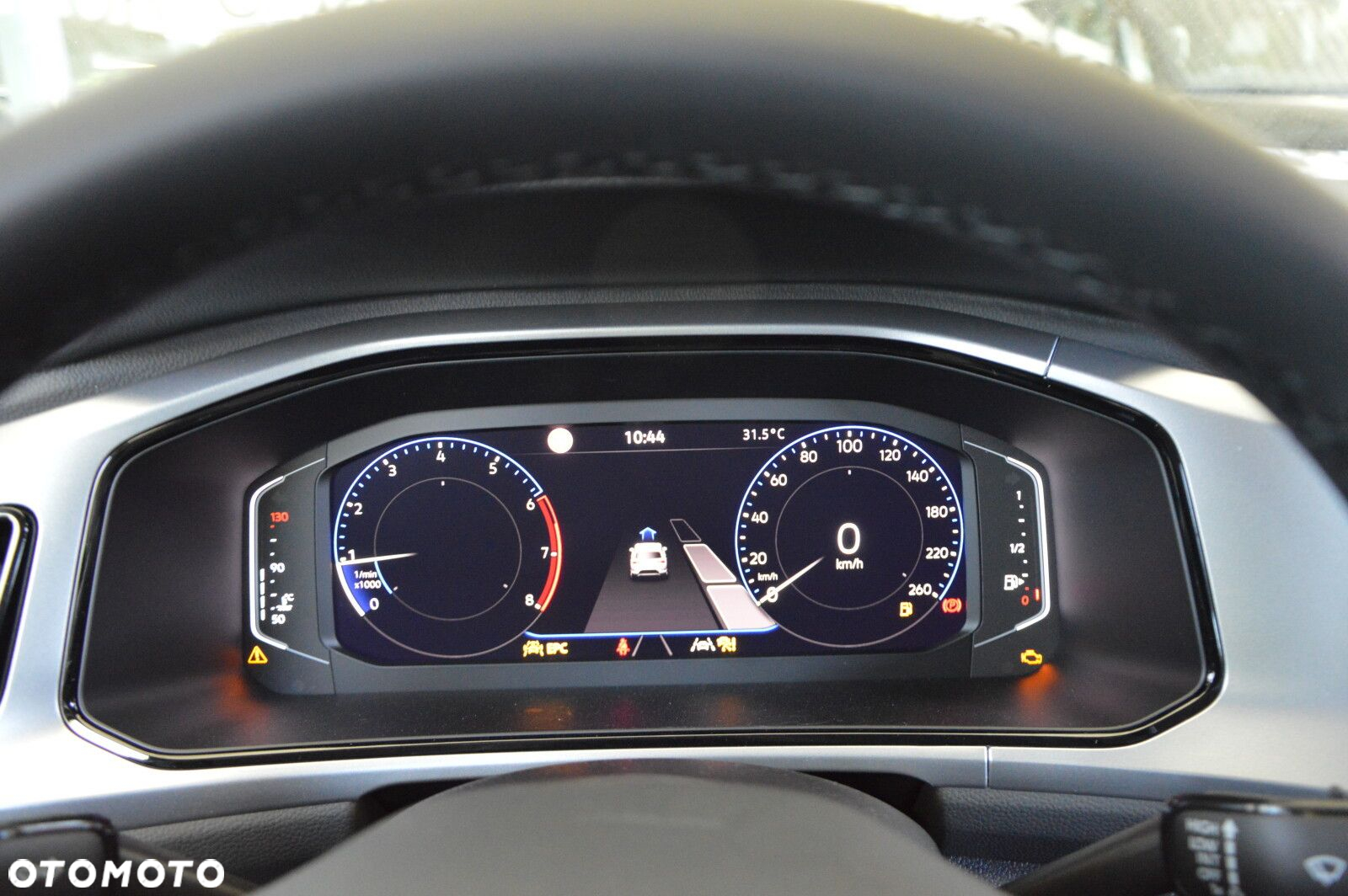 Volkswagen T-Roc - 13