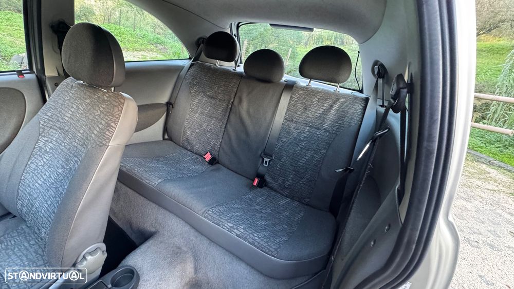 Opel Corsa 1.2 16V Confort - 16