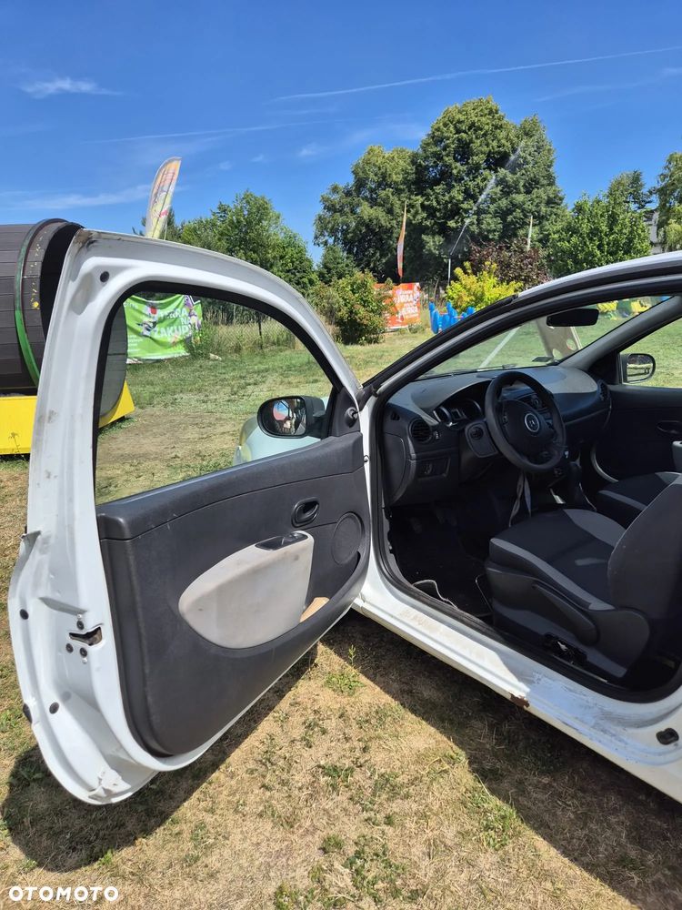 Renault Clio 1.5 dCi Authentique - 6