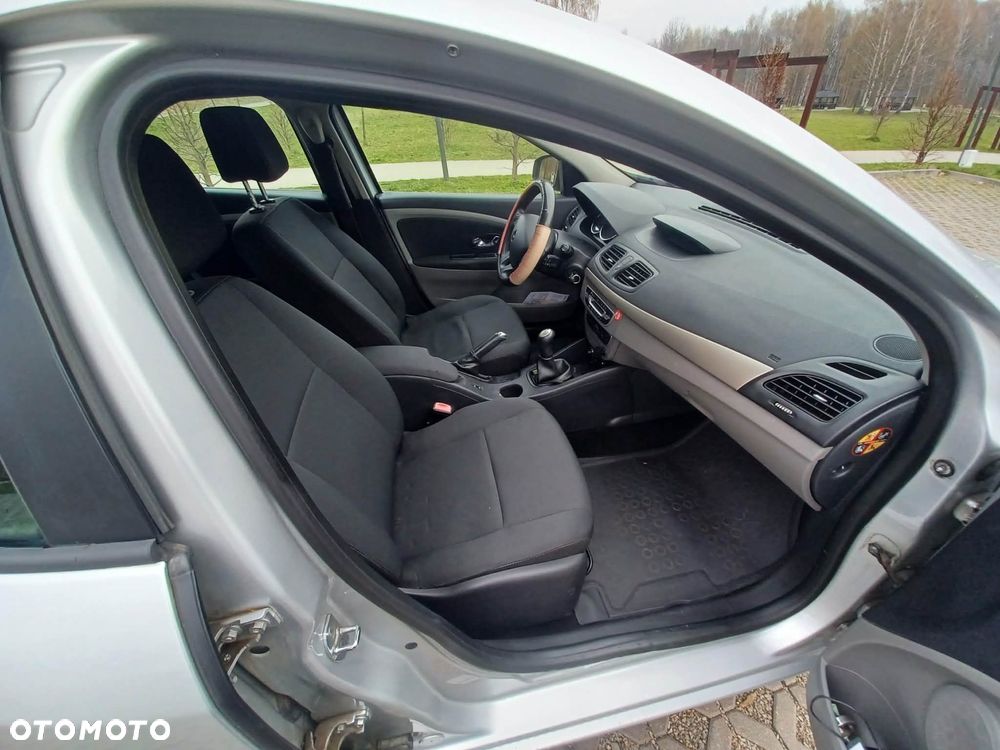 Renault Megane 1.6 16V Authentique Euro5 - 19