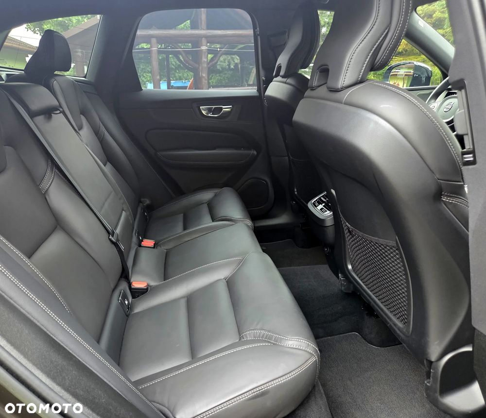 Volvo XC 60 B4 D Ultimate Dark - 40