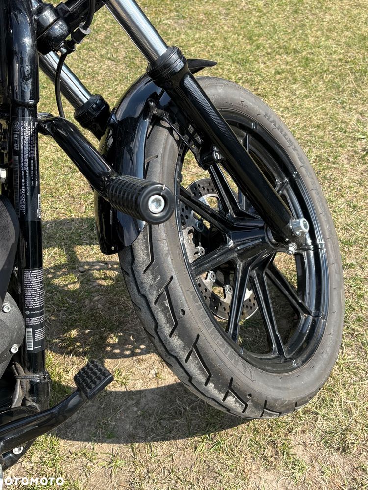 Harley-Davidson Sportster Iron 1200 - 10