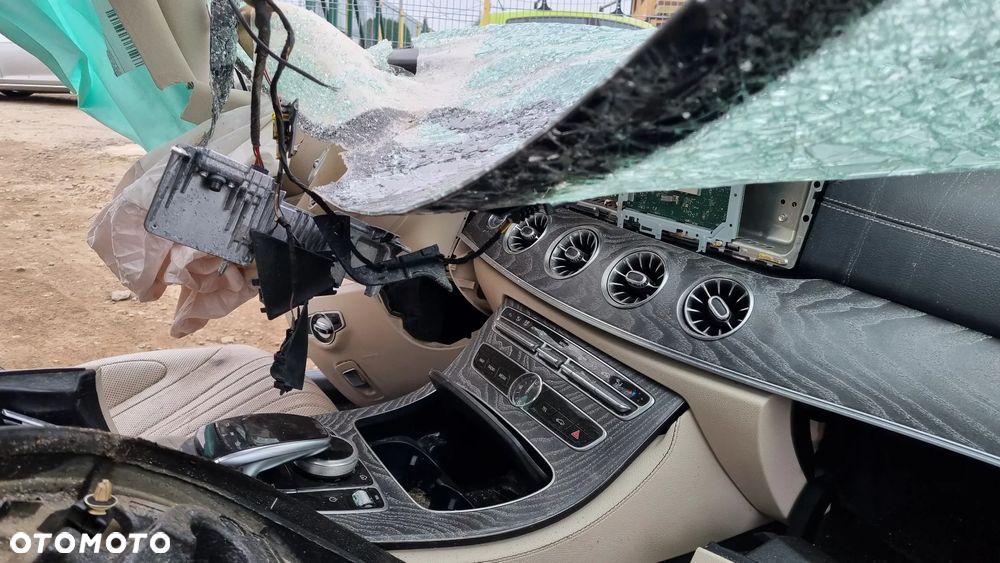 Mercedes-Benz CLS 400 d 4Matic 9G-TRONIC AMG Line - 16