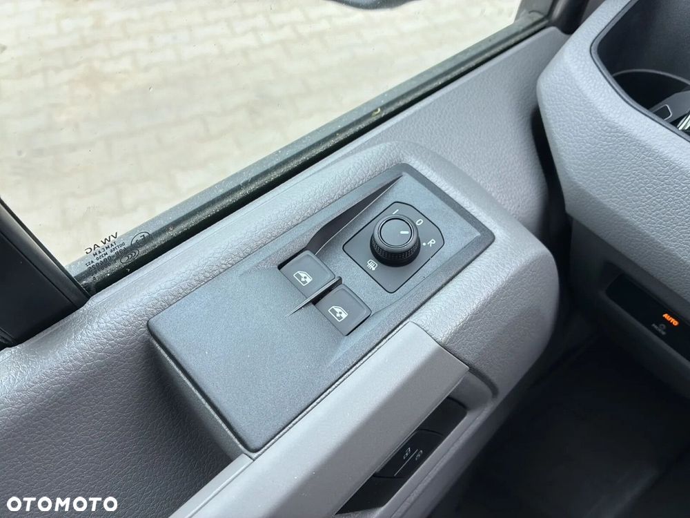 Volkswagen Crafter Furgon 35, 2.0 TDI 177KM, Wysoki dach, r. o. 3640mm - 30