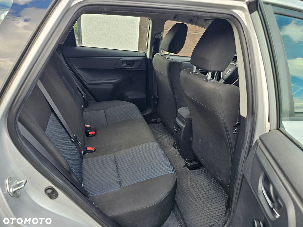 Toyota Auris 1.4 D-4D Active - 9
