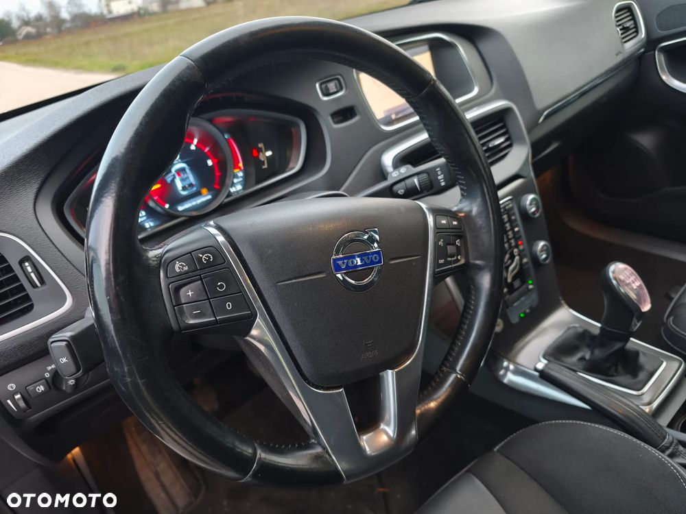 Volvo V40 D2 Momentum - 14