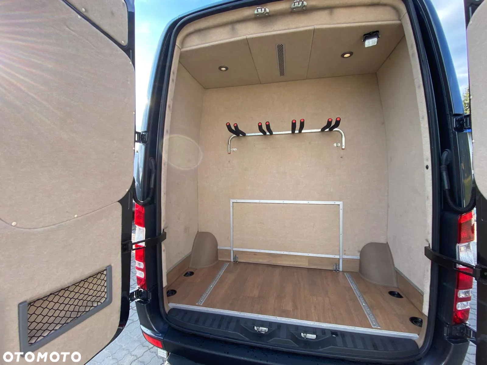 Mercedes-Benz Sprinter - 9