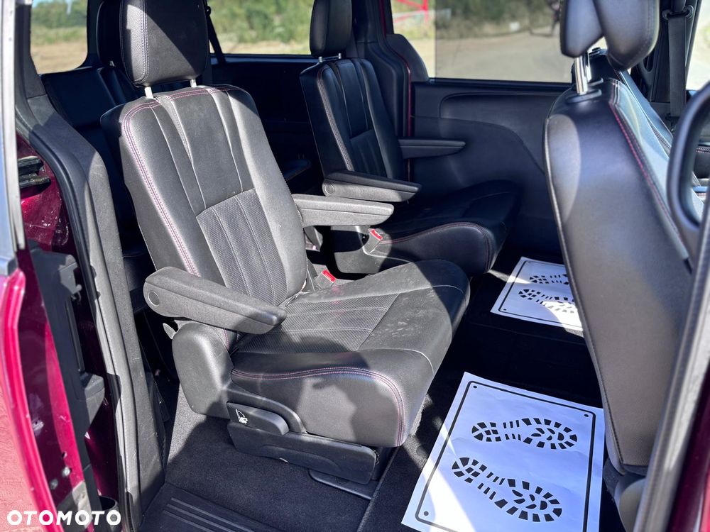 Dodge Grand Caravan 3.6 R/T - 12