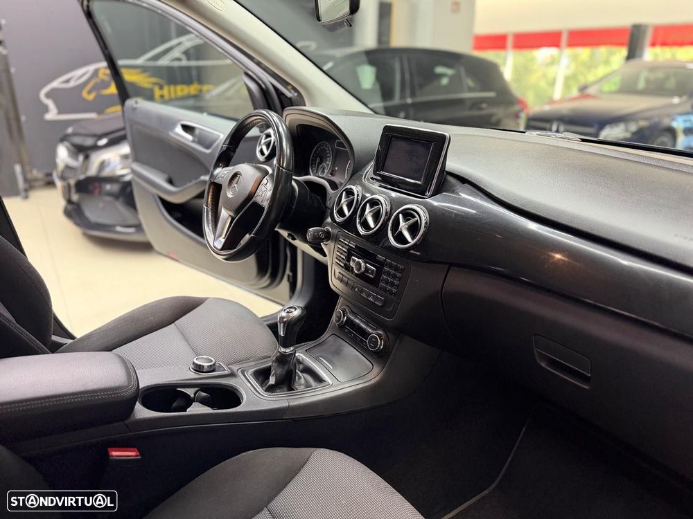 Mercedes-Benz B 180 d Progressive - 18