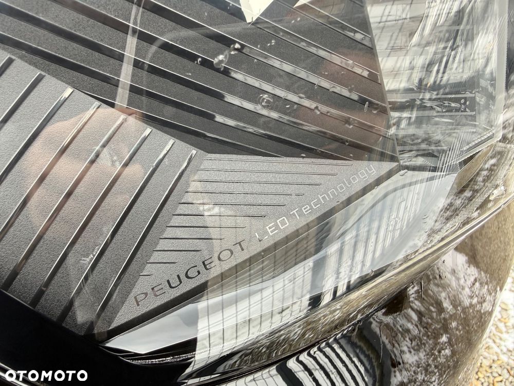 Peugeot 3008 1.2 PureTech GPF Allure S&S - 23