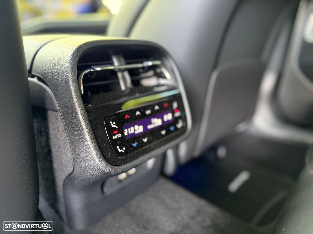 Mercedes-Benz E 53 AMG Hybrid 4Matic+ - 12