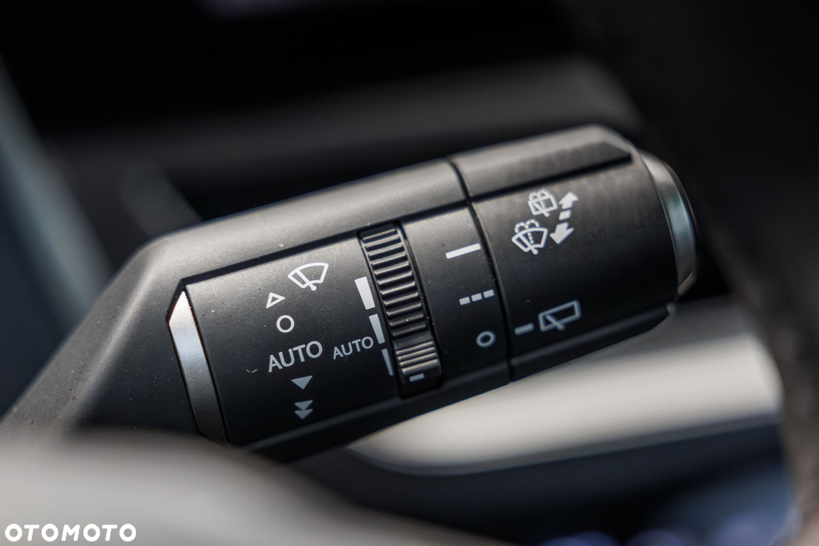 Lexus UX - 8