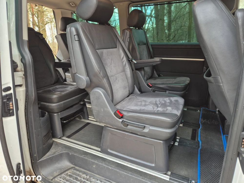 Volkswagen Multivan - 10