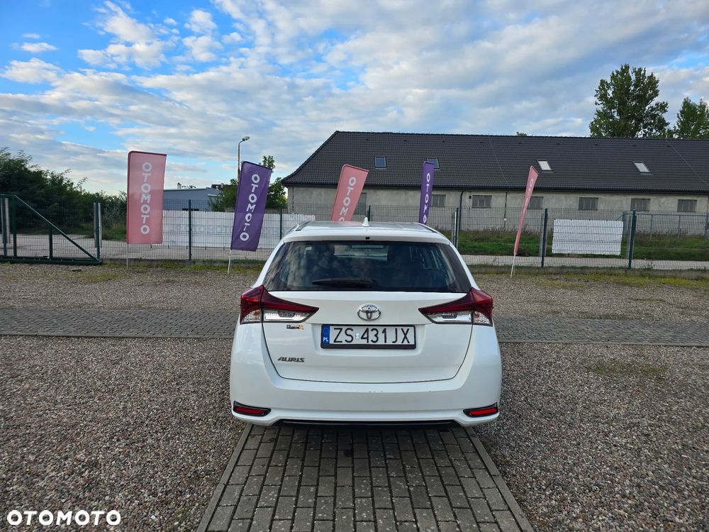 Toyota Auris 1.6 Premium - 7