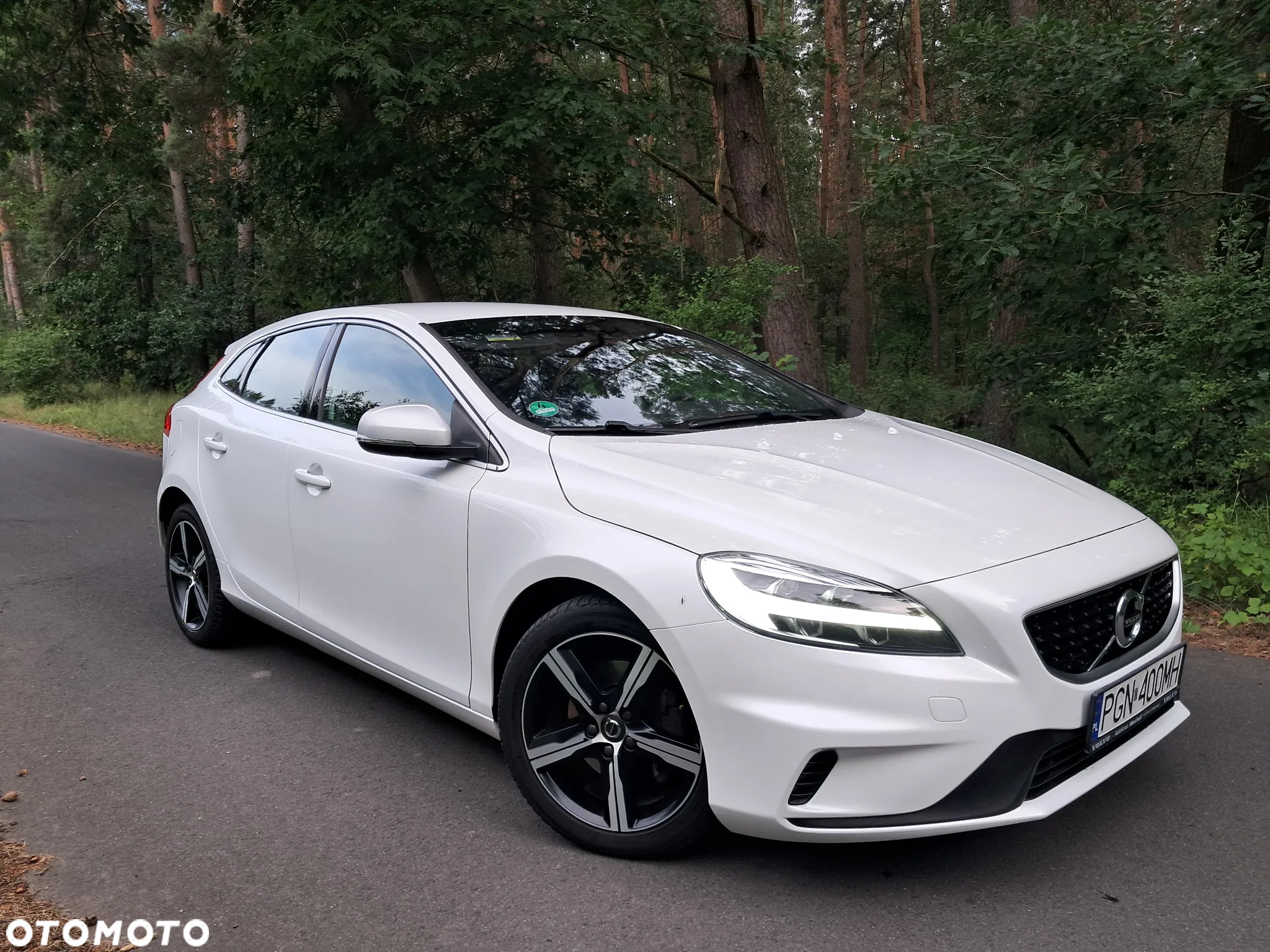 Volvo V40 T2 Drive-E R-Design Momentum - 2