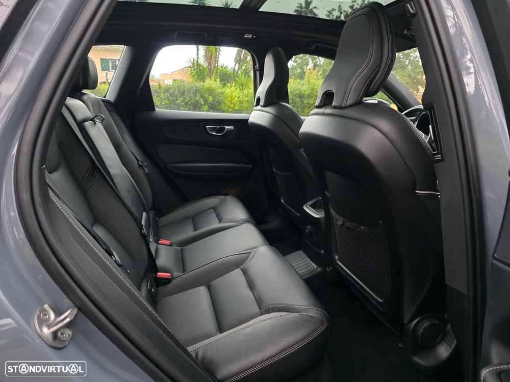 Volvo XC 60 2.0 T6 PHEV R-Design AWD - 17