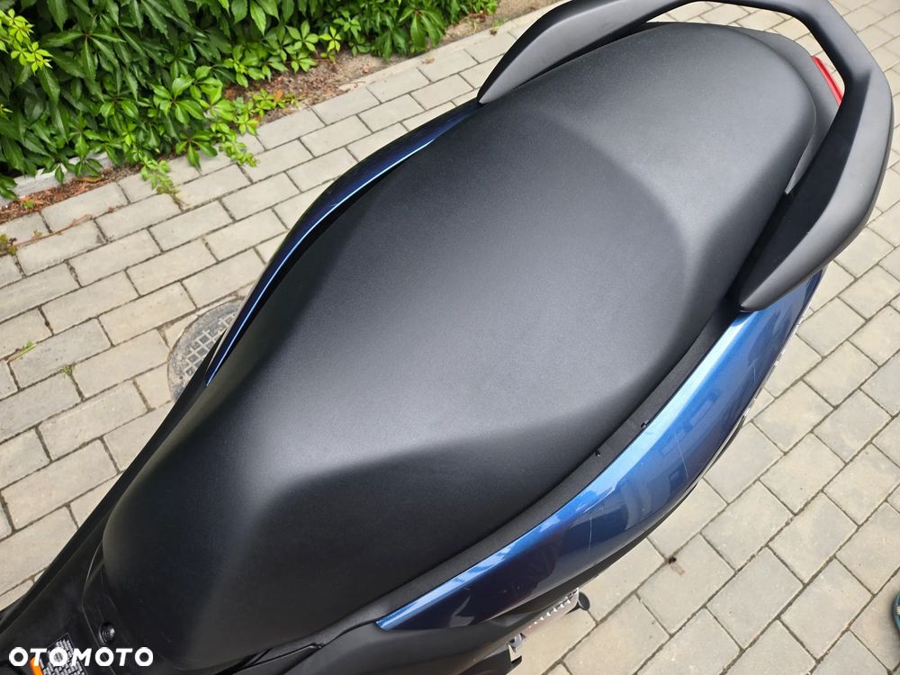 Yamaha NMAX - 9