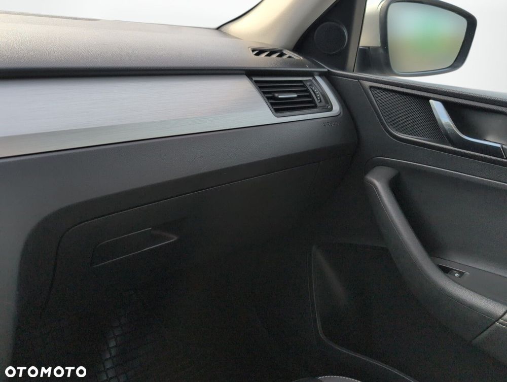 Skoda RAPID 1.2 TSI Ambition - 28