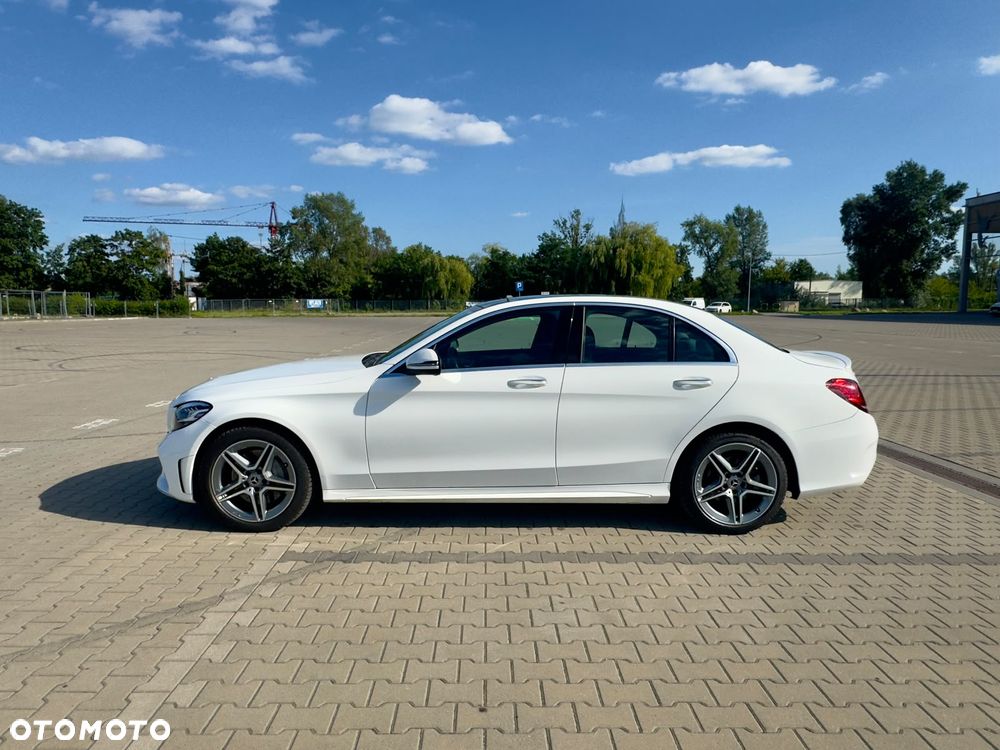 Mercedes-Benz Klasa C 300 4Matic 9G-TRONIC AMG Line - 2