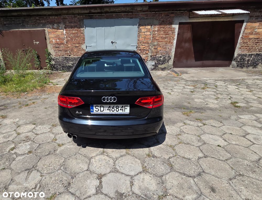 Audi A4 Limousine - 4