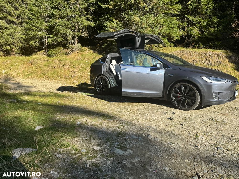 Tesla Model X - 2