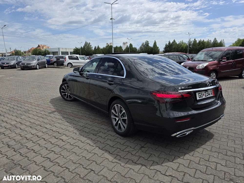 Mercedes-Benz E 300 de 4Matic 9G-TRONIC Avantgarde - 4