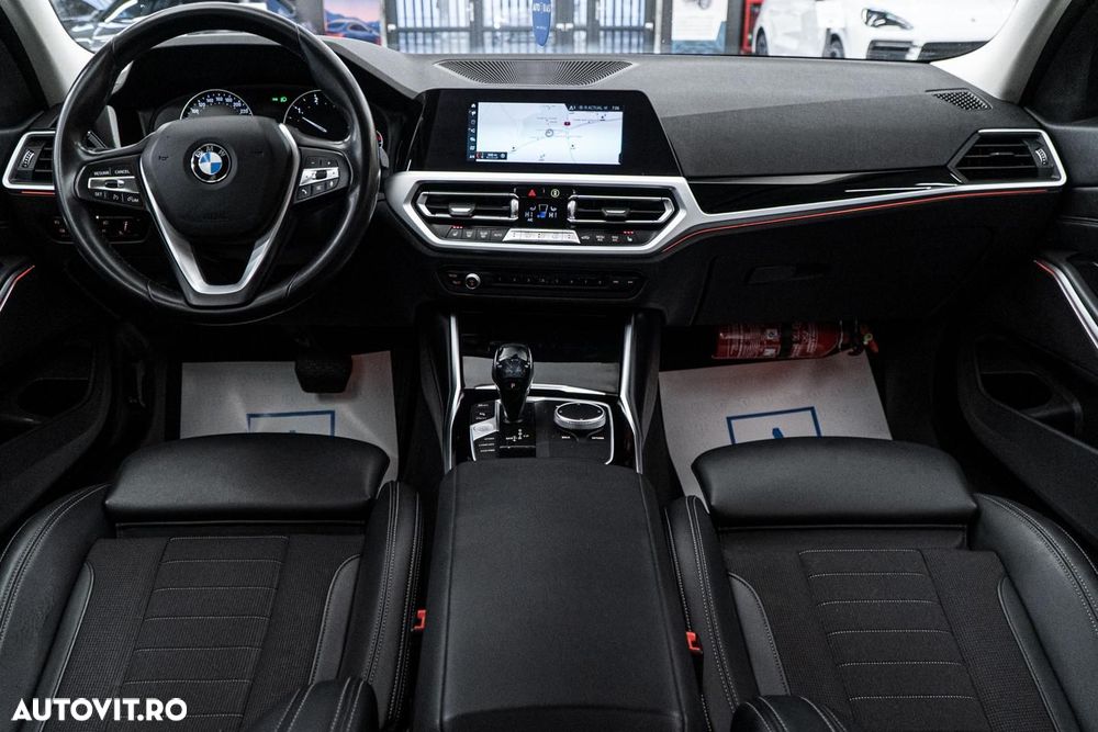 BMW Seria 3 320d Aut. Sport Line - 29