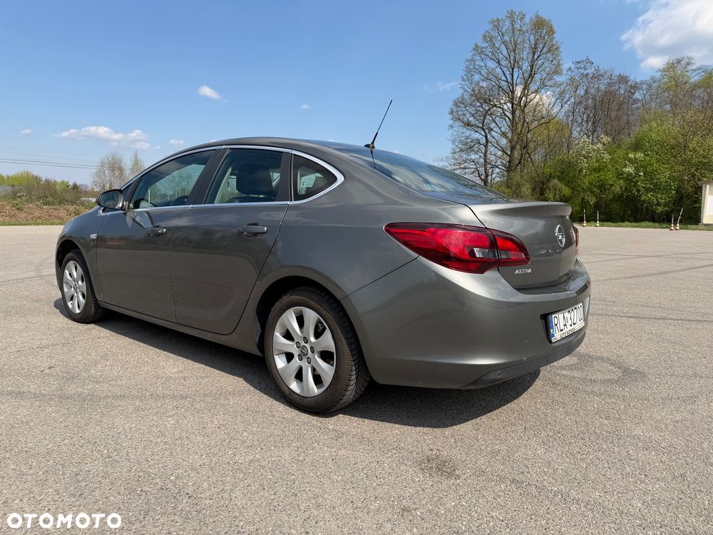 Opel Astra 1.6 EU6 - 6