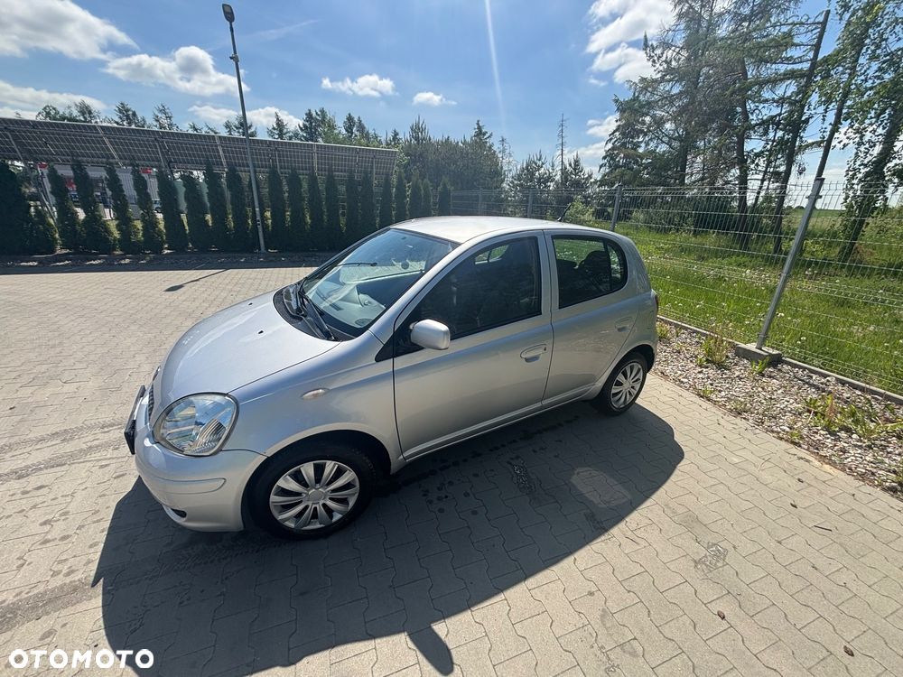Toyota Yaris 1.4 D-4D Base - 5
