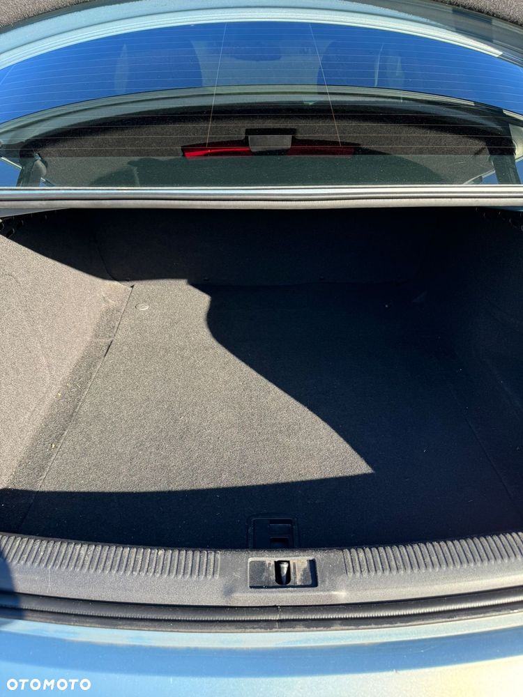 Audi A4 Limousine - 10
