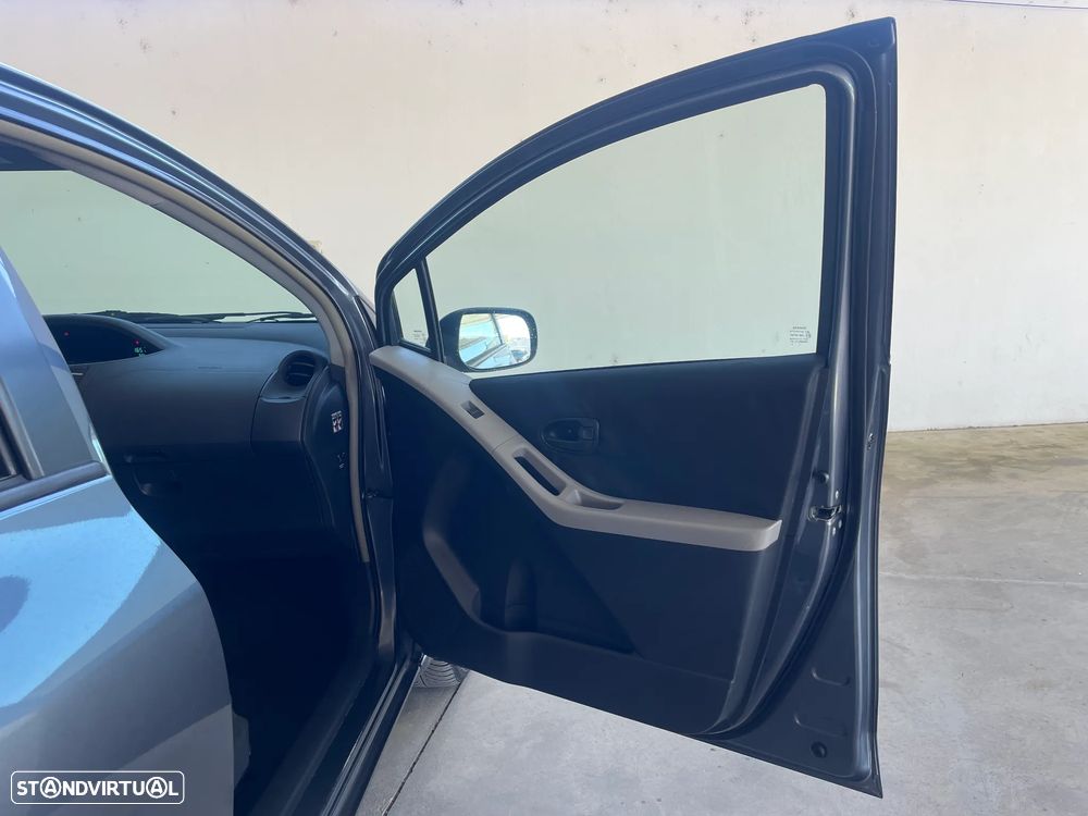 Toyota Yaris 1.0 VVT-i Comfort - 27