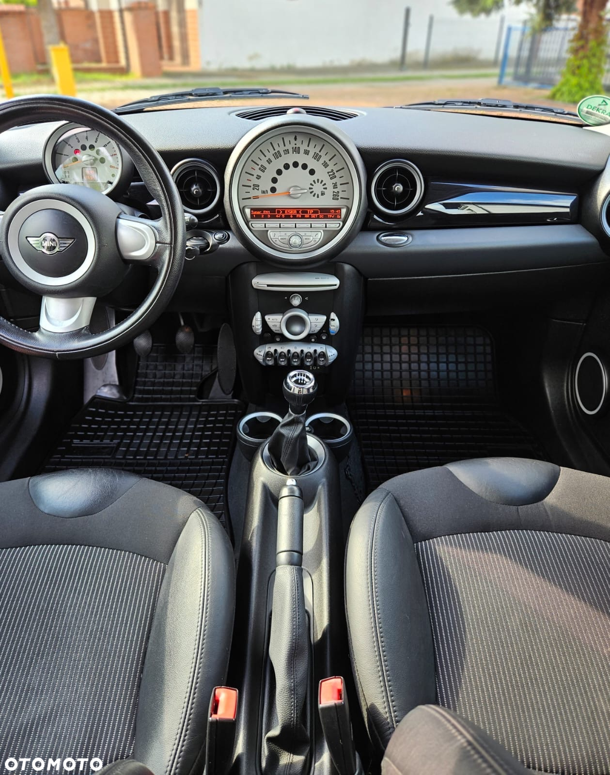 MINI Cooper Standard - 16